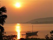 Sonnenaufgang am Viktoriasee in Jinja, Uganda